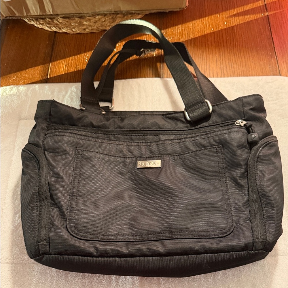 Baggallini Black Women's Bag